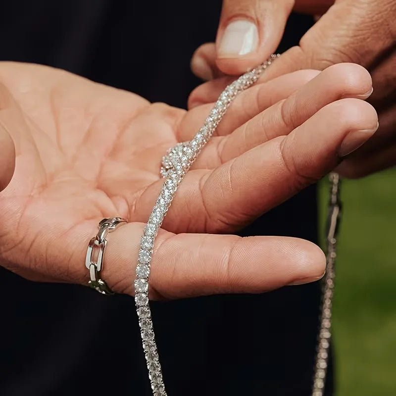 A natural high-quality S925 silver tennis necklace that can be worn on daily holidays and is the best choice for Valentine's Day