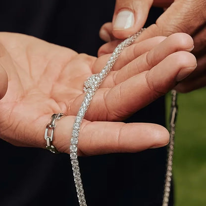 A natural high-quality S925 silver tennis necklace that can be worn on daily holidays and is the best choice for Valentine's Day